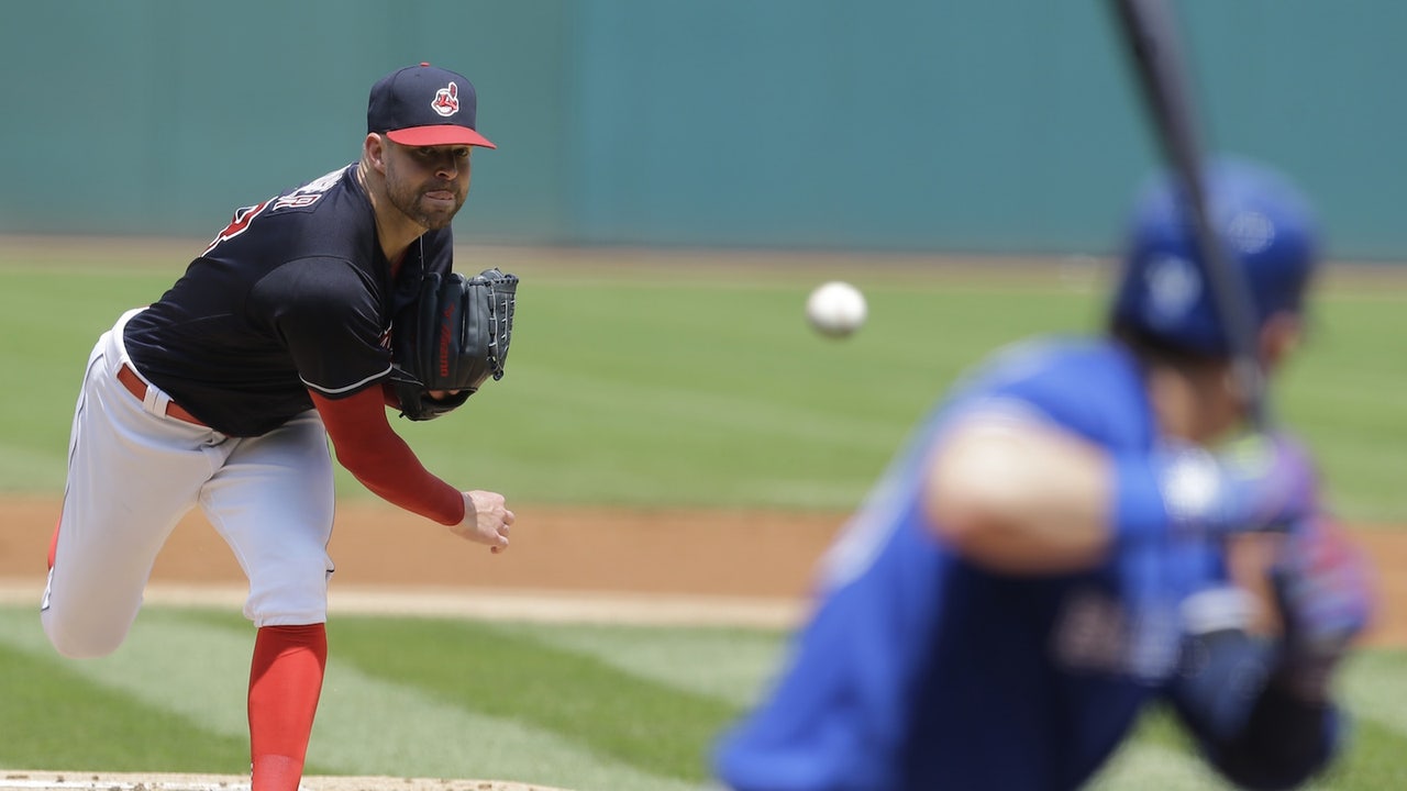 Kluber strikes out season-high 14, Indians top Blue Jays 8-1